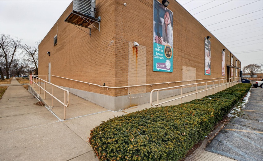 20_2620_165th_St_Hammond_IN_46323-Exteri