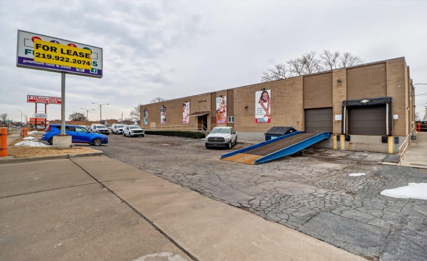 21_2620_165th_St_Hammond_IN_46323-Exteri