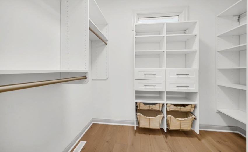 Walk-in Closet