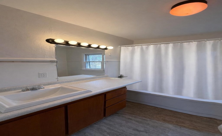 0460DFBC-B178-4514-95B7-D17107351406