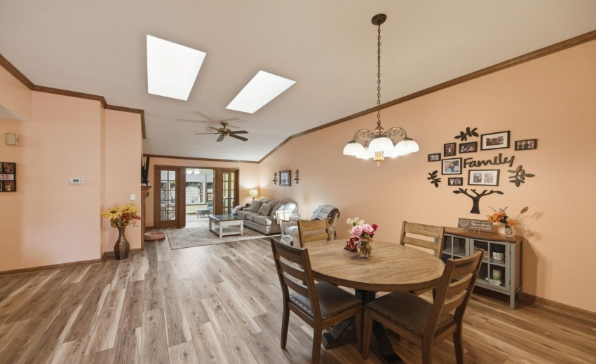 712 Dogwood Ct. - 06