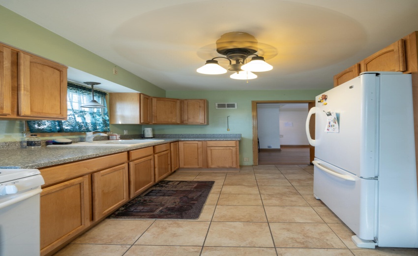 1221 W 142nd East Chicago-18