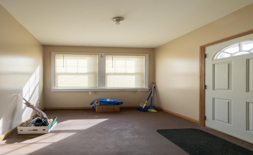 1221 W 142nd East Chicago-66