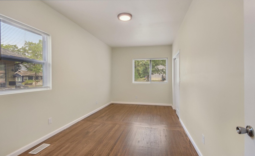 26-web-or-mls-Polk St-S1007-026