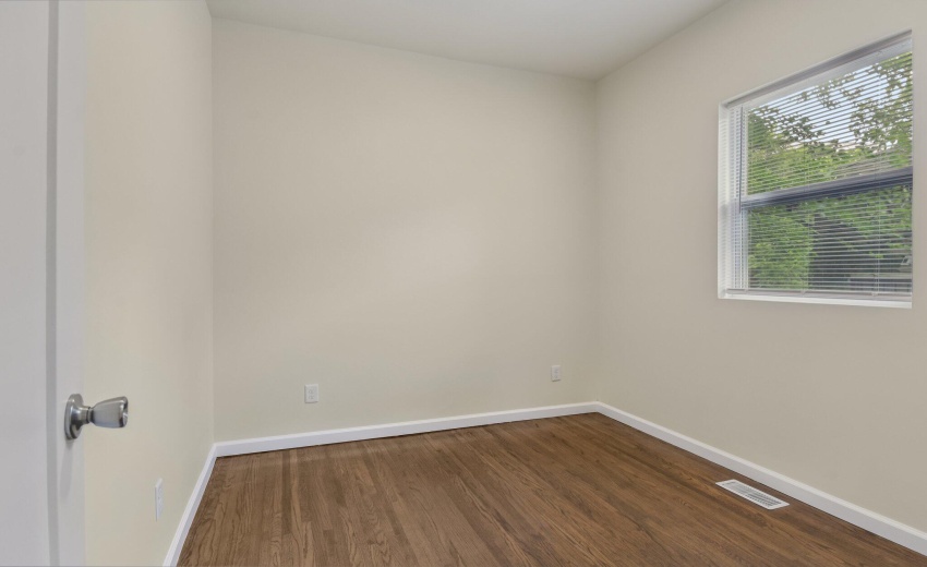 24-web-or-mls-Polk St-S1007-024
