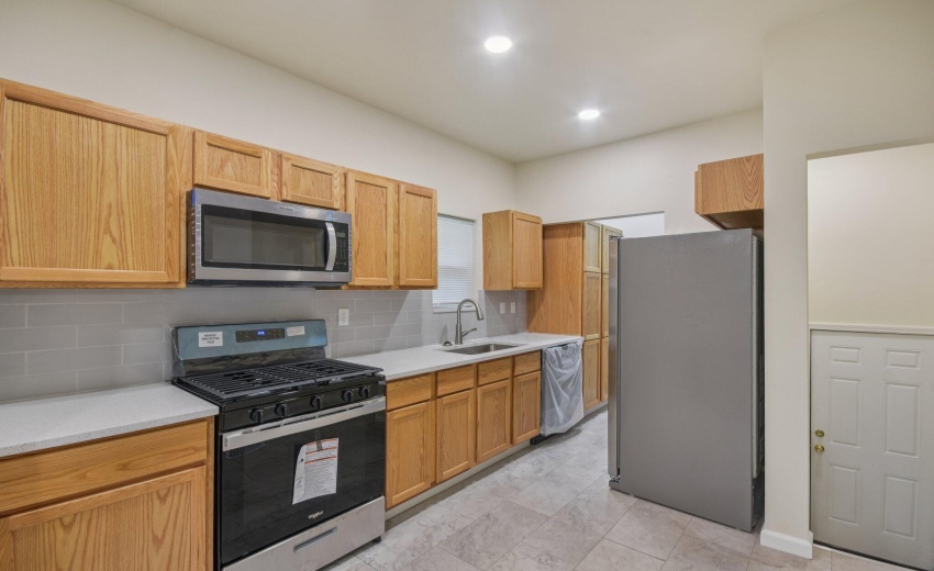 10-web-or-mls-Polk St-S1007-010