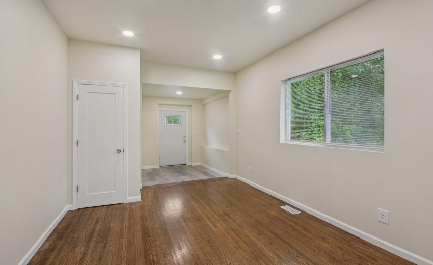 6-web-or-mls-Polk St-S1007-006