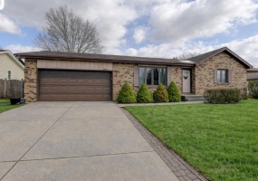 2545 Fossil Stone Road, Dyer, Indiana, 3 Bedrooms Bedrooms, 8 Rooms Rooms,3 BathroomsBathrooms,Residential,For Sale,Fossil Stone,NRA836096