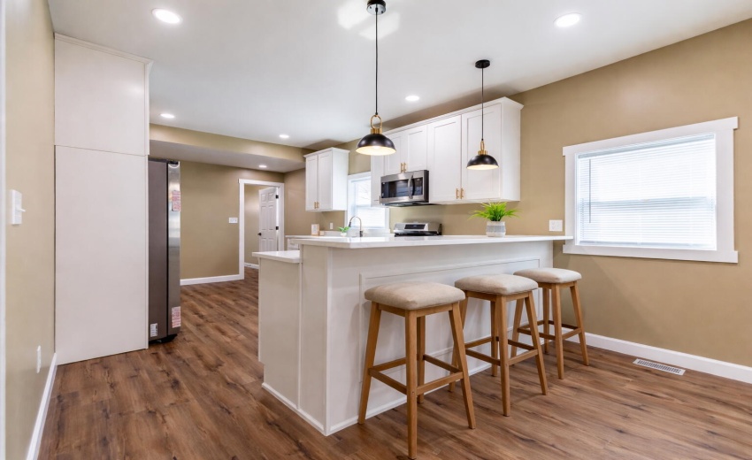 1047 Arizona St - Virtually Staged - 10