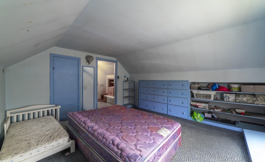 4th Upper level bedroom