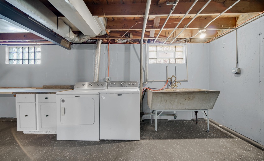 Fully Furnished Laundry