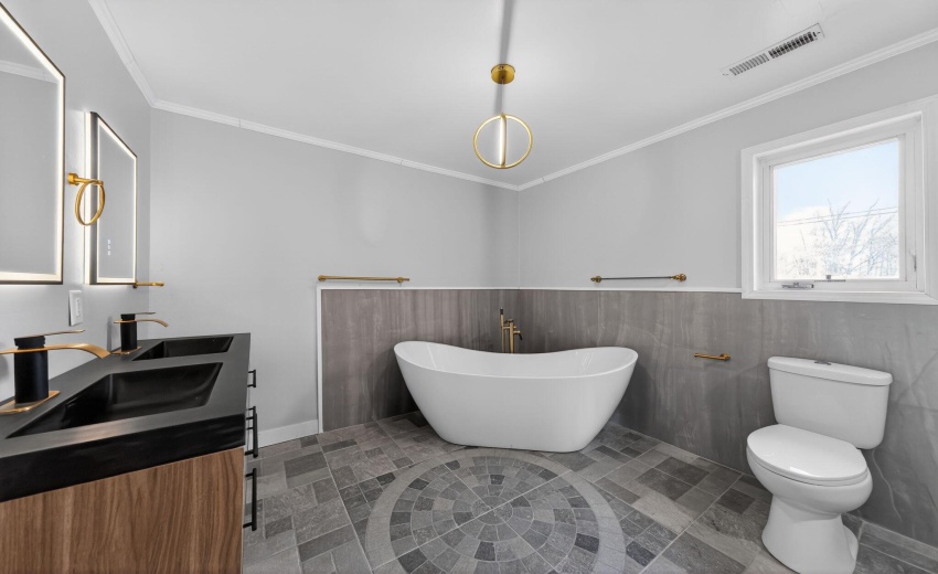 25_1908_Central_Dr_Gary_IN_46407_USA-Bat