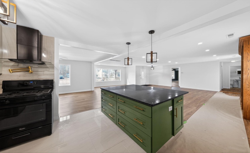 19_1908_Central_Dr_Gary_IN_46407_USA-Kit