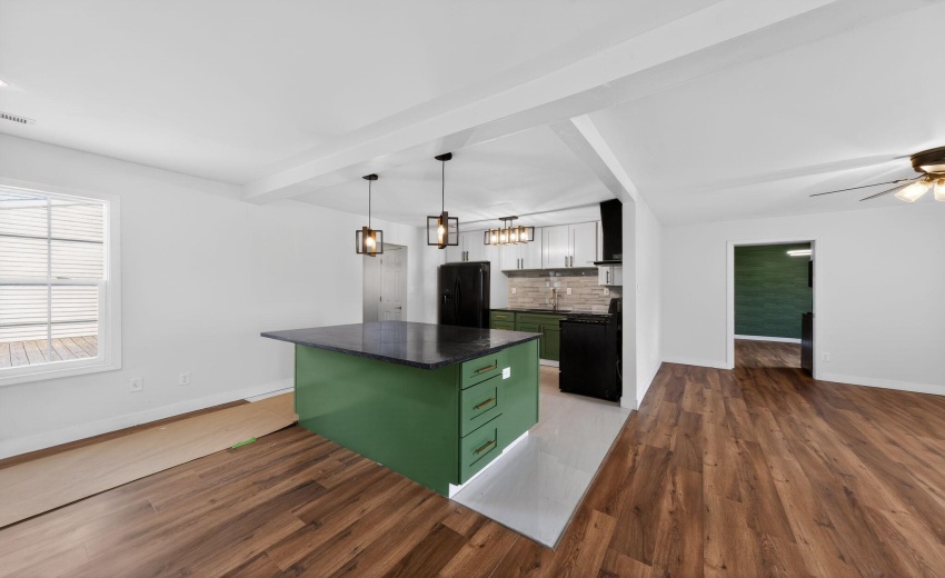 17_1908_Central_Dr_Gary_IN_46407_USA-Kit