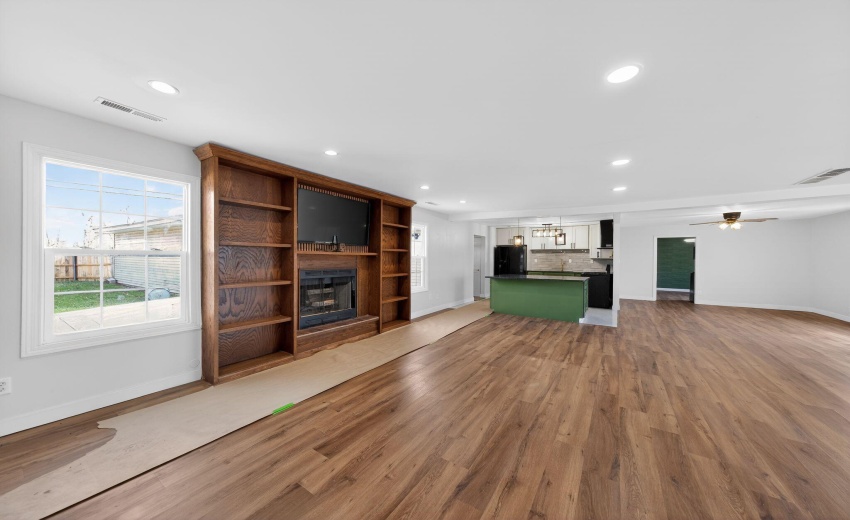 16_1908_Central_Dr_Gary_IN_46407_USA-Liv