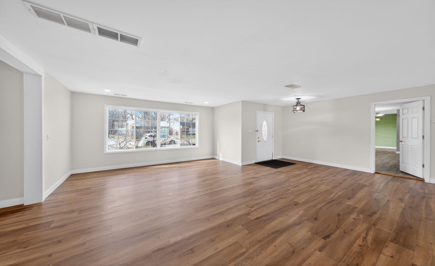 09_1908_Central_Dr_Gary_IN_46407_USA-Liv