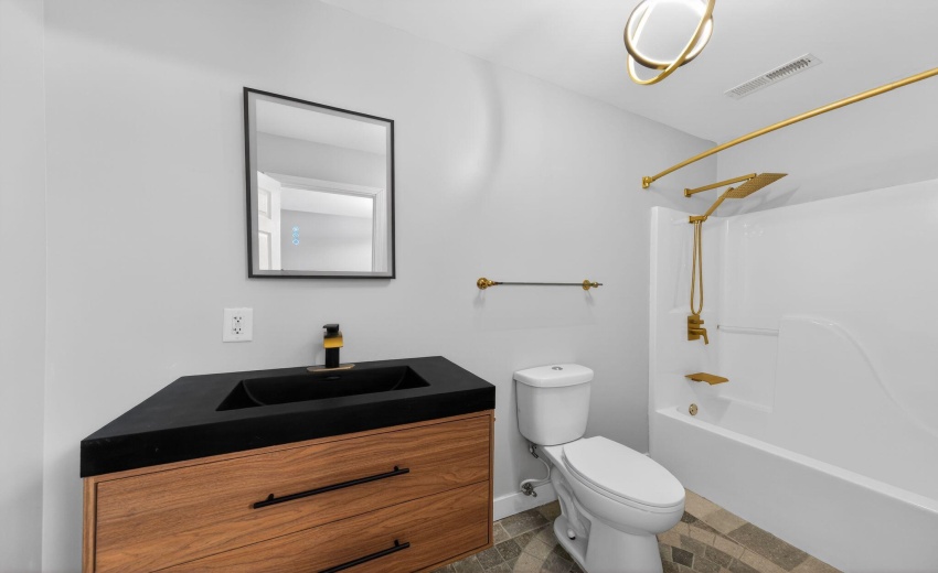 29_1908_Central_Dr_Gary_IN_46407_USA-Bat