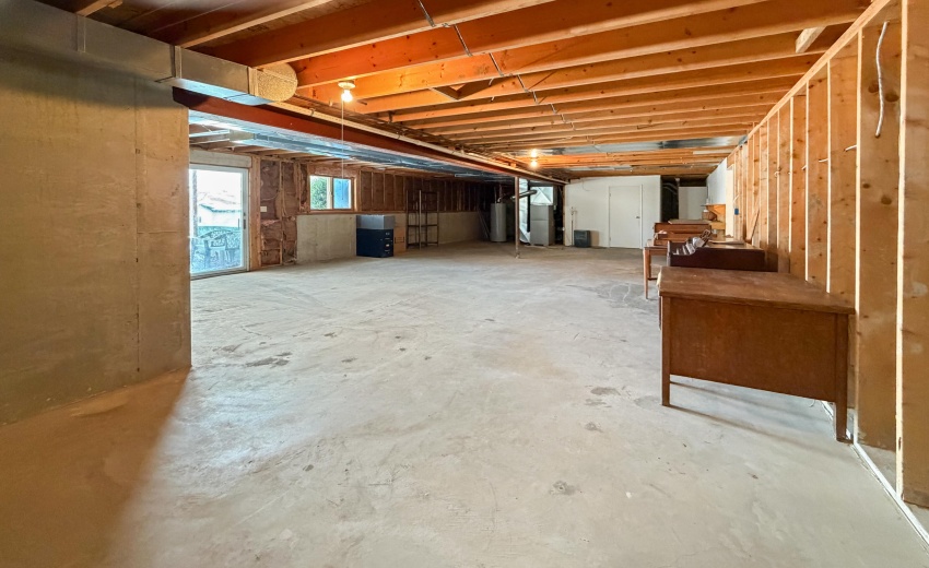 Unfinished Walk=out Basement