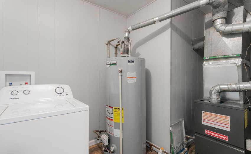 Large Utility/Laundry Room