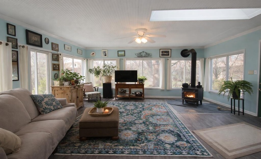 1392 W 300 North four season room 1