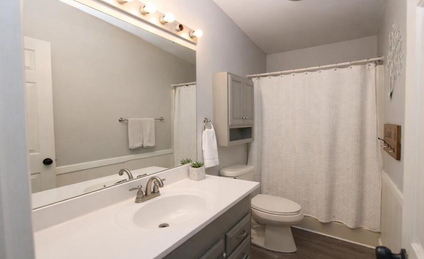 1392 W 300 North bath 1