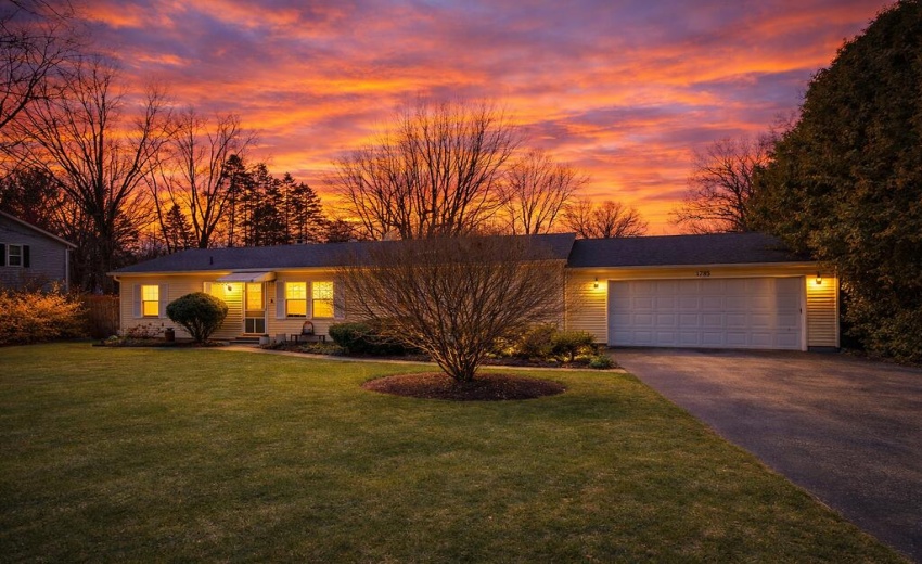 1392 W 300 North good front at dawn