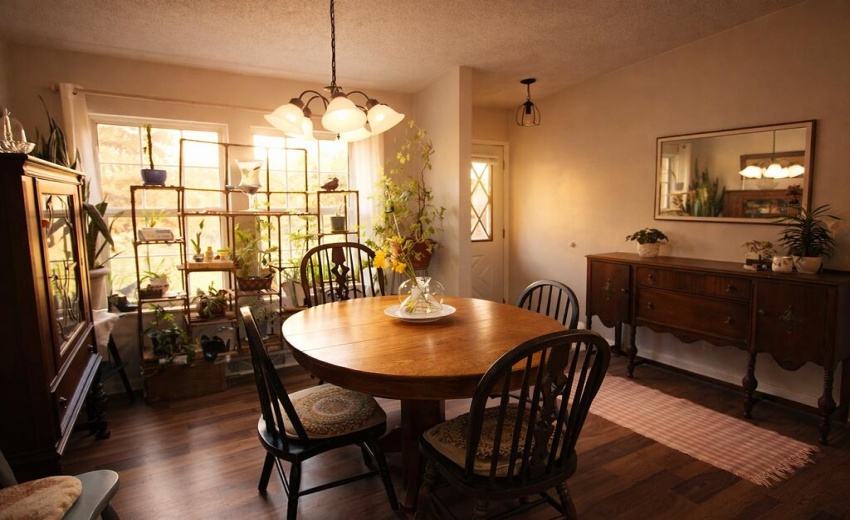 1392 W 300 North dining room at dusk