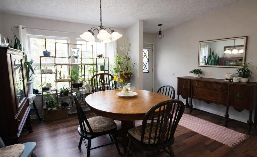 1392 W 300 North dining room 1