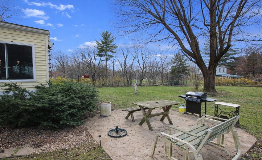 1392 W 300 North right side of home