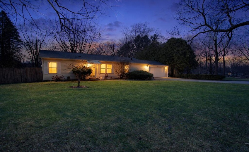 1392 W 300 North front at dusk night