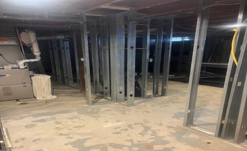 Del Basement studded out Rooms