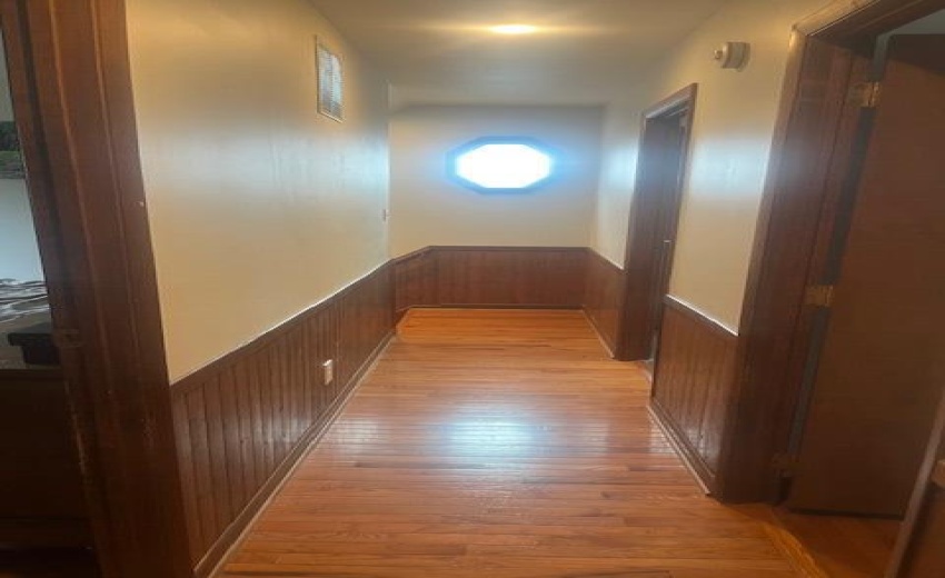 del Upper bedroom Hallway