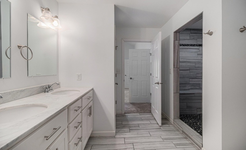 2352 Four Seasons Parkway 7