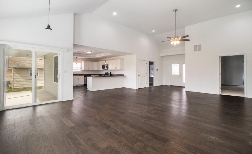 2352 Four Seasons Parkway 15