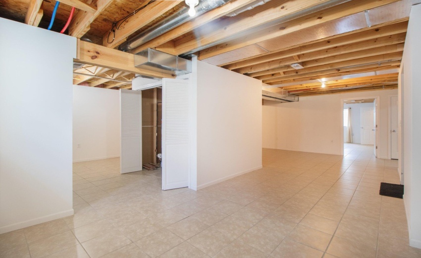 2352 Four Seasons Parkway 8