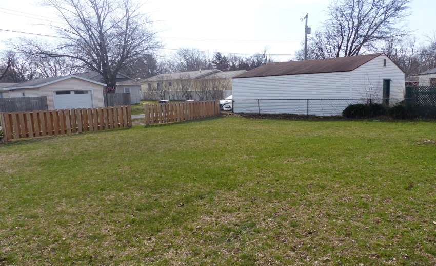 Ohio fenced yard
