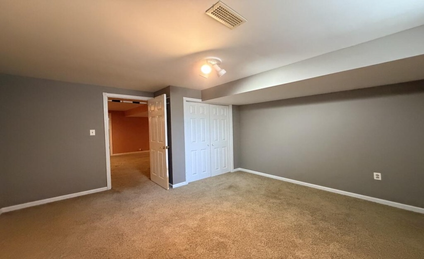 basment room 1 pic 2