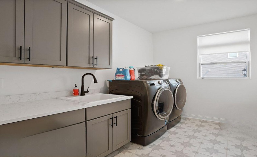 x Laundry