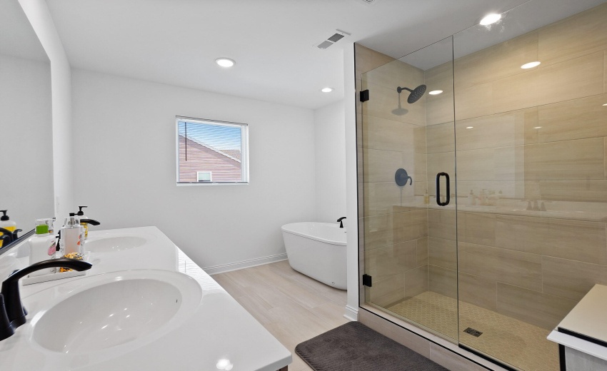 A Bed 1 bath sink