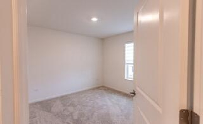 1792E110thLnbedroompic