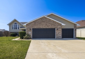 6552 Indian Trail, Schererville, Indiana, 5 Bedrooms Bedrooms, 9 Rooms Rooms,3 BathroomsBathrooms,Residential,For Sale,Indian,NRA836405