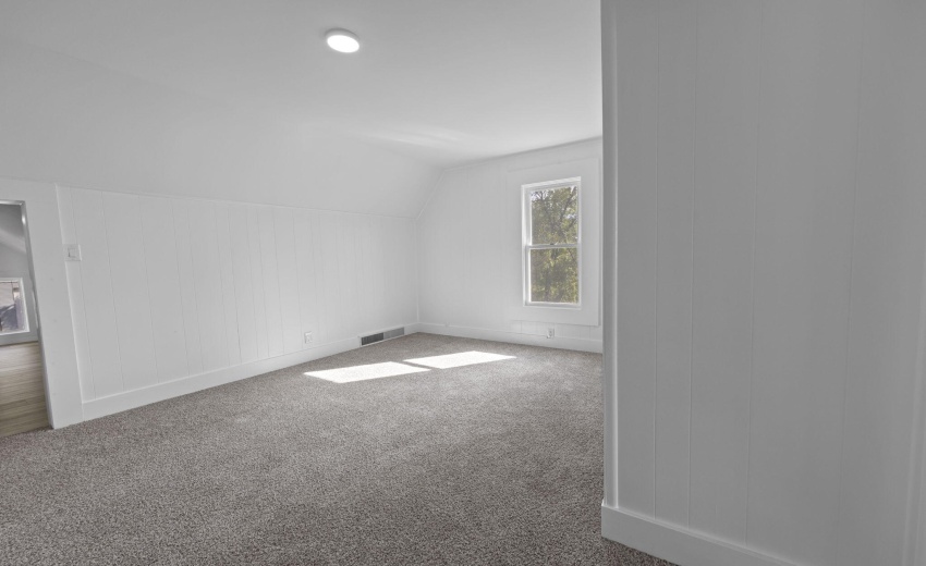 10-web-or-mls-1008-e-michigan-blvd