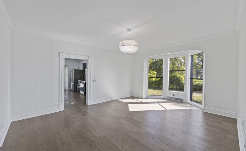 13-web-or-mls-1008-e-michigan-blvd