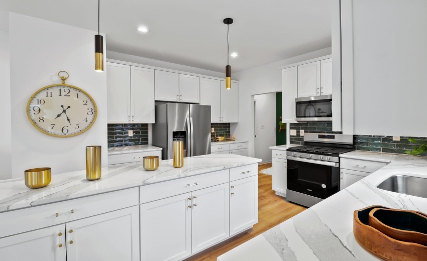 Jasmine kitchen mudroom