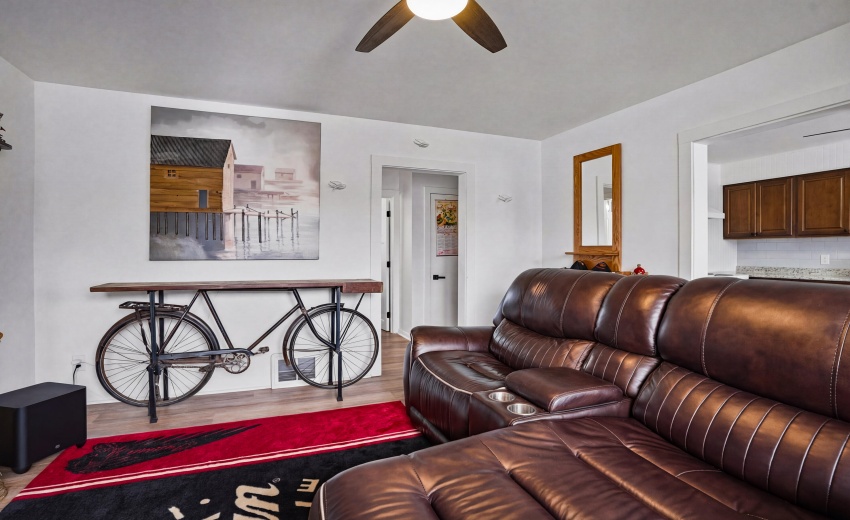 1216W37thPl_Hobart-08