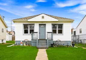 1216 37th Place, Hobart, Indiana, 2 Bedrooms Bedrooms, 4 Rooms Rooms,1 BathroomBathrooms,Residential,For Sale,37th,NRA836521