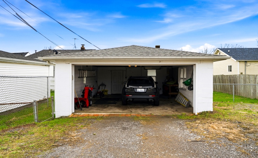 1216W37thPl_Hobart-20