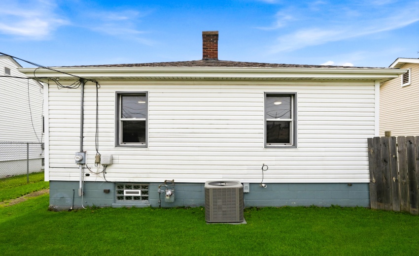 1216W37thPl_Hobart-17