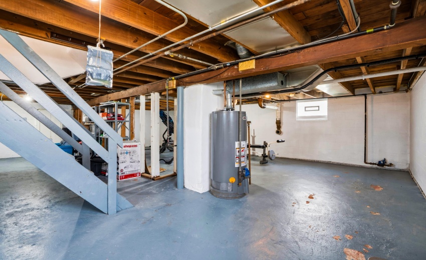 1216W37thPl_Hobart-12