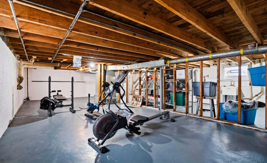 1216W37thPl_Hobart-11